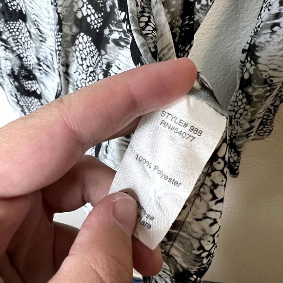 CAbi #988 Snakeskin Sheer Button Down Blouse Top Size Small - Picture 4 of 5